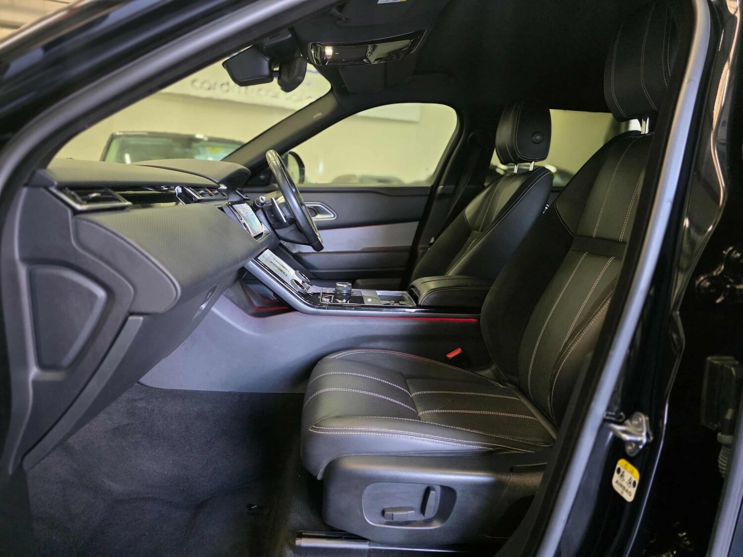 Used Land Rover Range Rover Velar 2018 for sale - 76821641: Photo 9