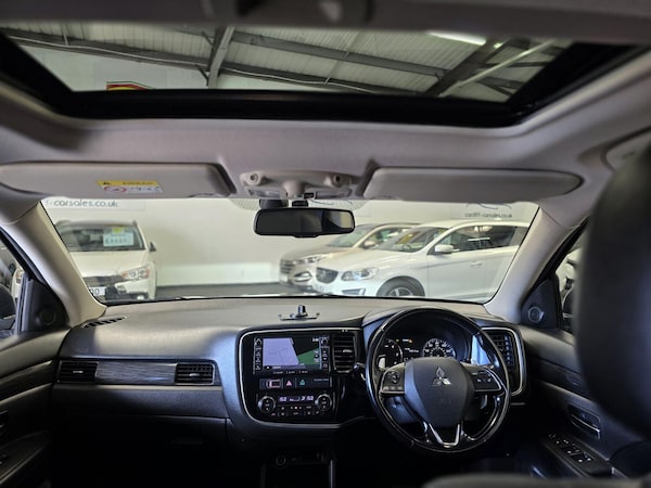 Used Mitsubishi Outlander 2016 for sale - 76211802: Photo 2