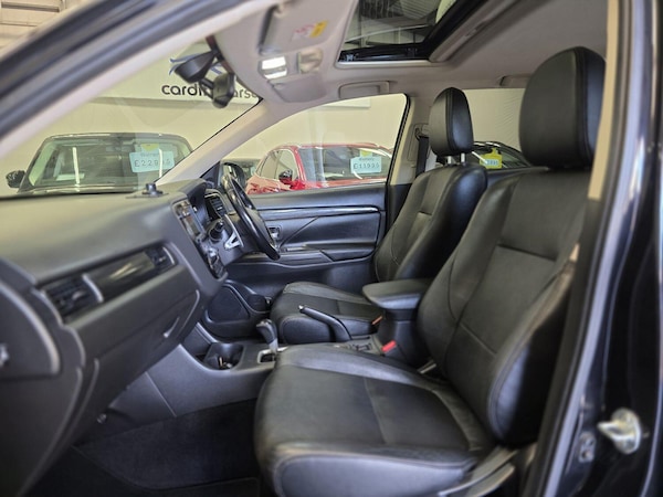 Used Mitsubishi Outlander 2016 for sale - 76211802: Photo 9