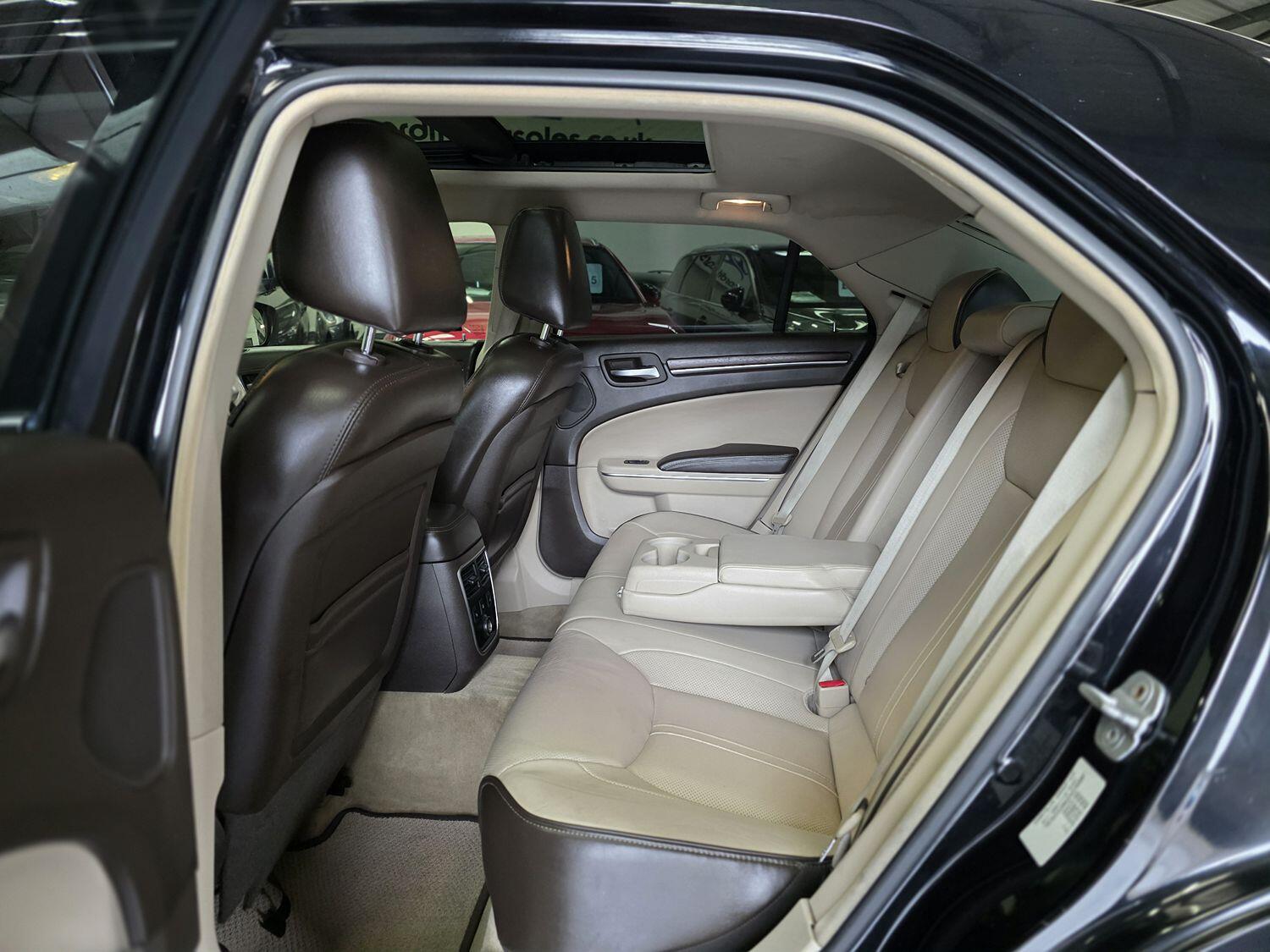 Used Chrysler 300C 2012 for sale - 76082742: Photo 17