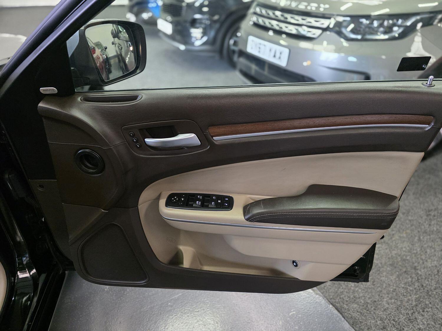 Used Chrysler 300C 2012 for sale - 76082742: Photo 24