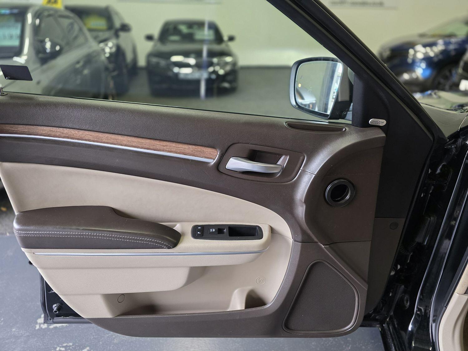 Used Chrysler 300C 2012 for sale - 76082742: Photo 26