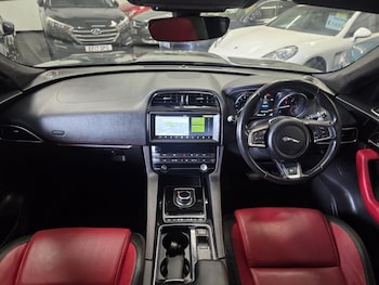 Used Jaguar F-Pace 2018 for sale - 76666170: Photo