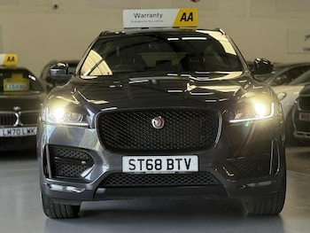 Used Jaguar F-Pace 2018 for sale - 76666170: Photo