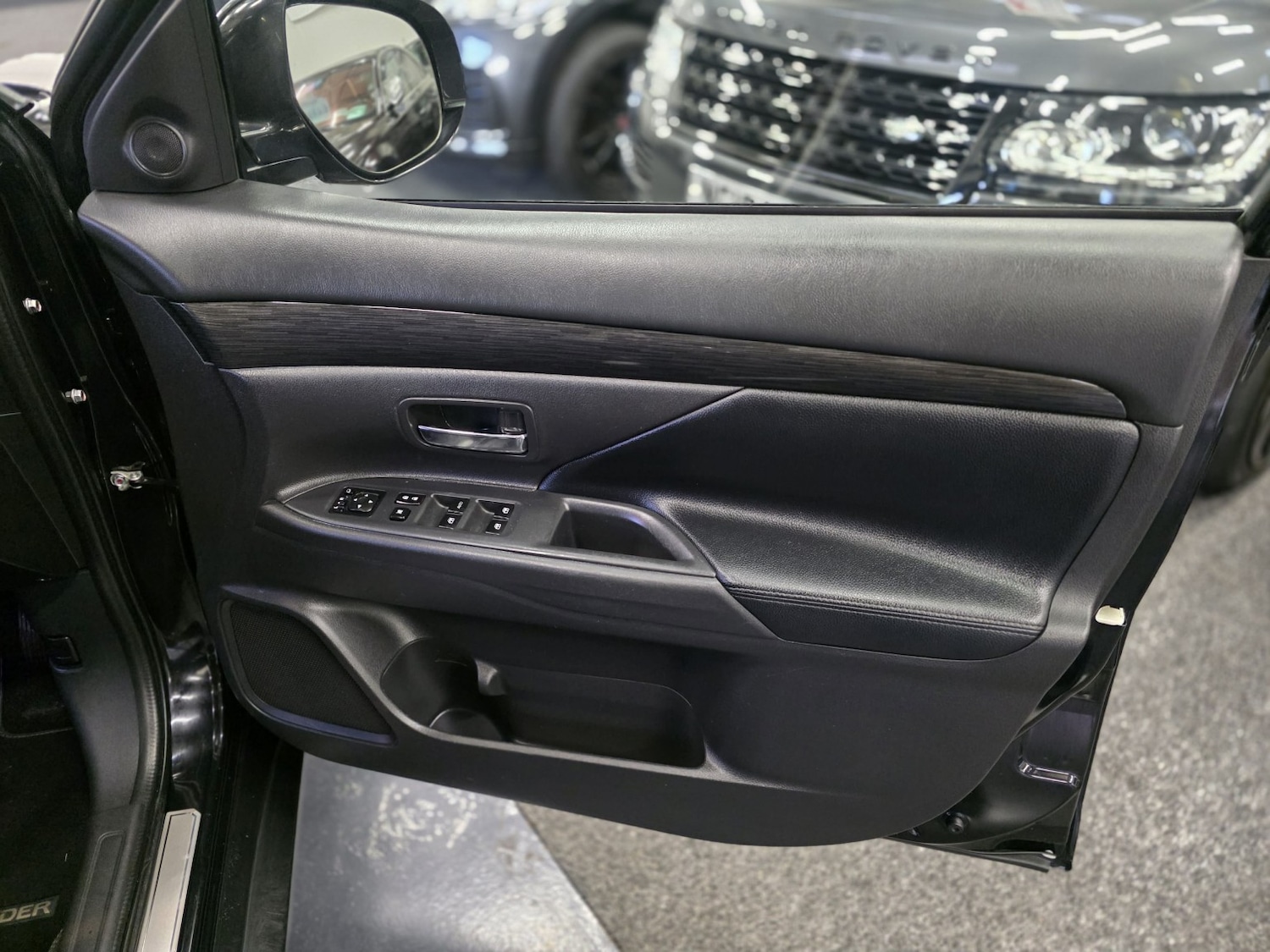 Used Mitsubishi Outlander 2017 for sale - 77129523: Photo 26