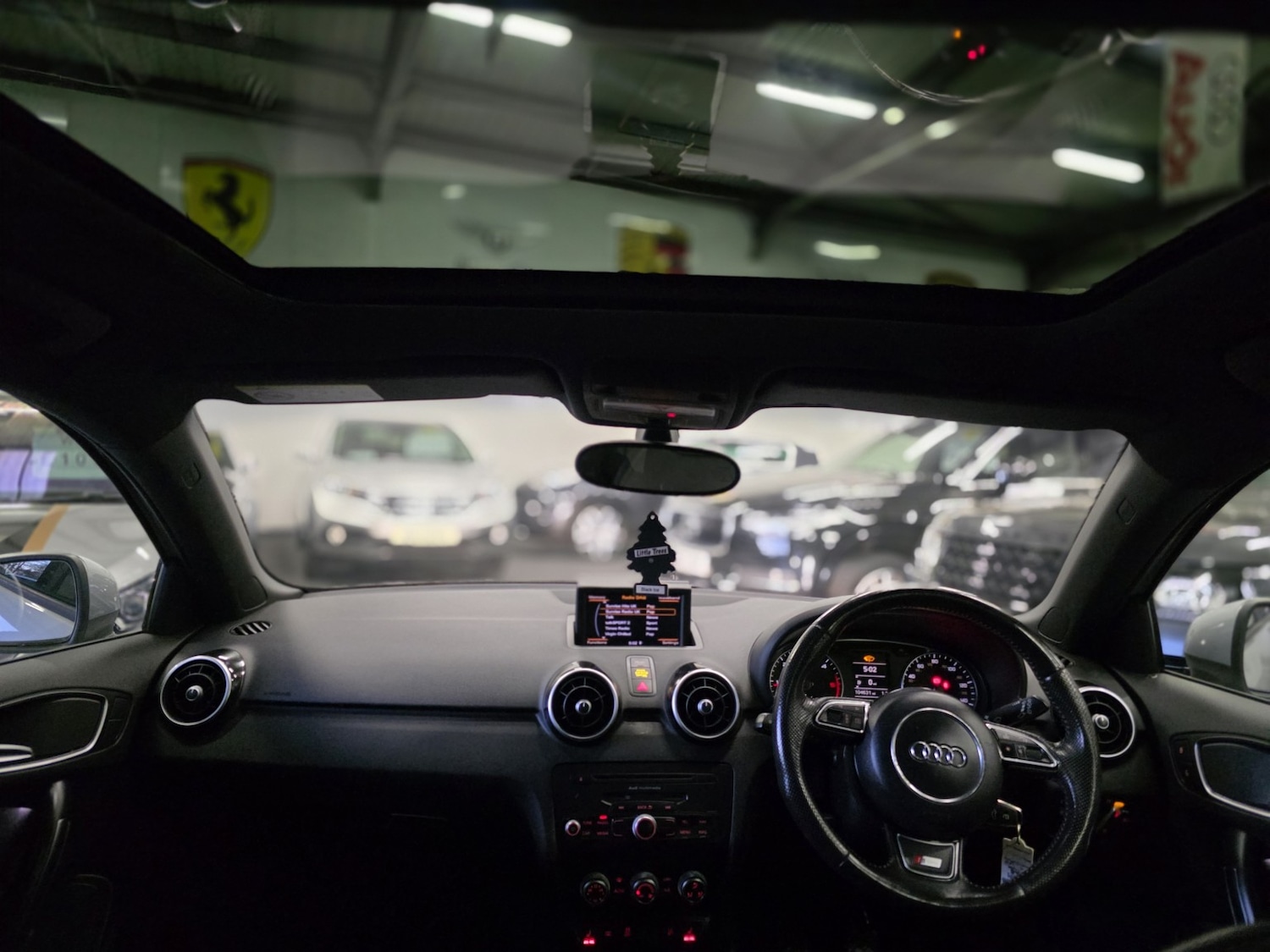 Used Audi A1 2014 for sale - 76643432: Photo 2