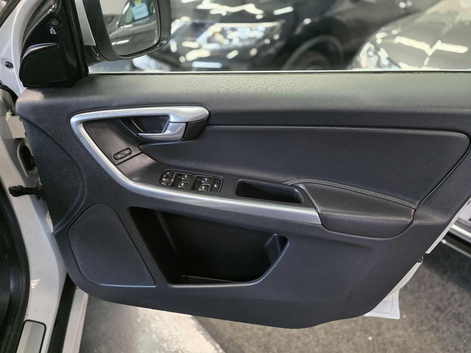 Used Volvo XC60 2016 for sale - 78168835: Photo 24