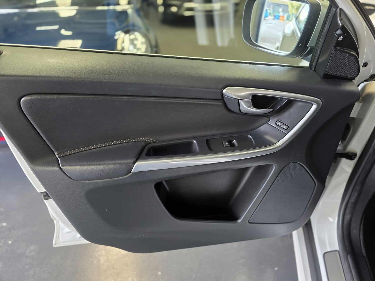 Used Volvo XC60 2016 for sale - 78168835: Photo 26