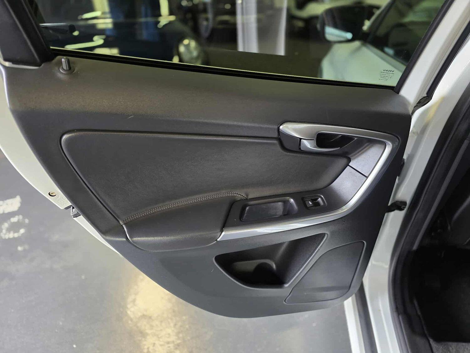 Used Volvo XC60 2016 for sale - 78168835: Photo 27