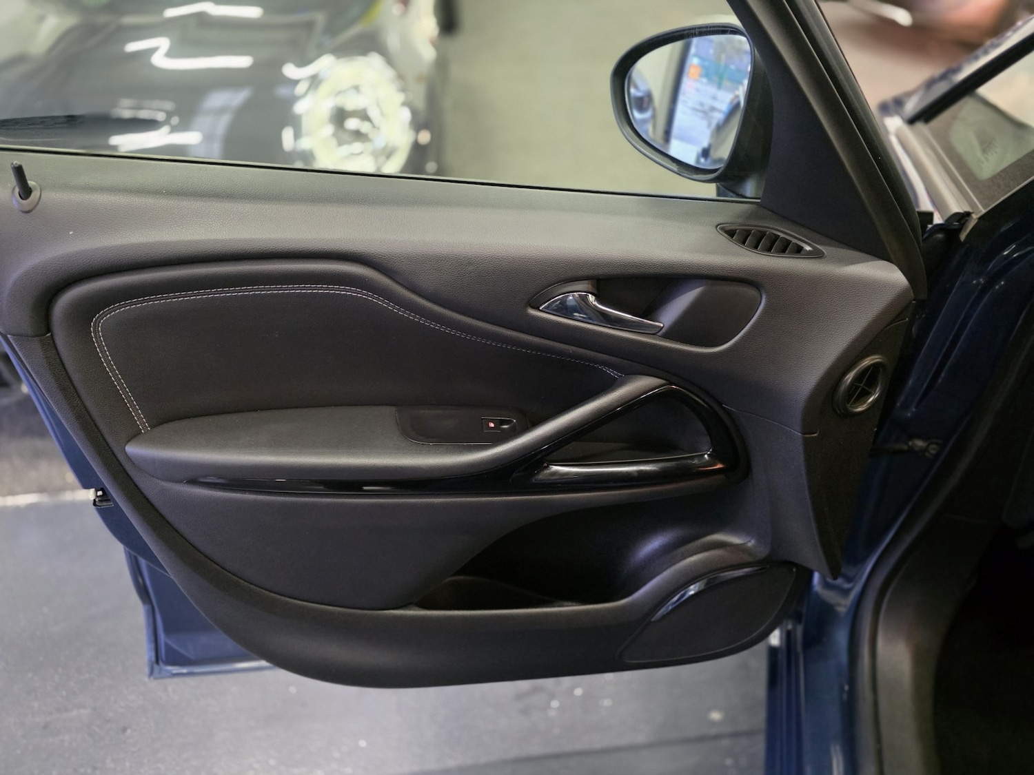 Used Vauxhall Zafira 2016 for sale - 76471133: Photo 25