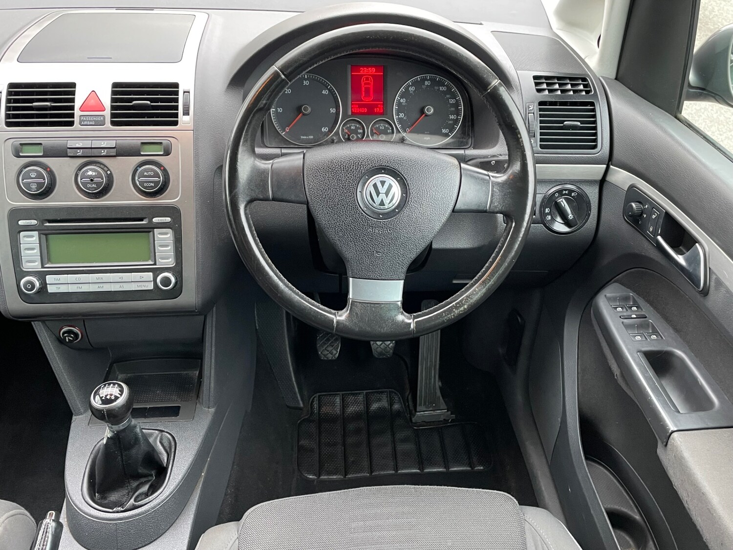 Used Volkswagen Touran 2007 for sale - 77420663: Photo 17