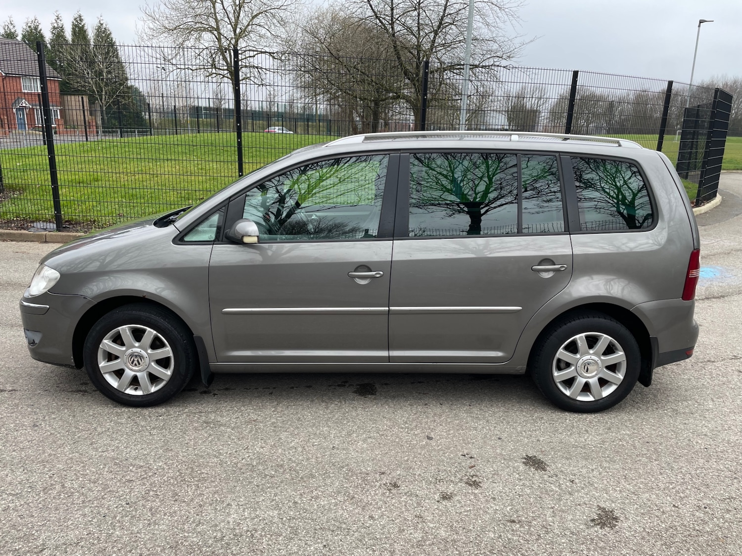 Used Volkswagen Touran 2007 for sale - 77420663: Photo 2