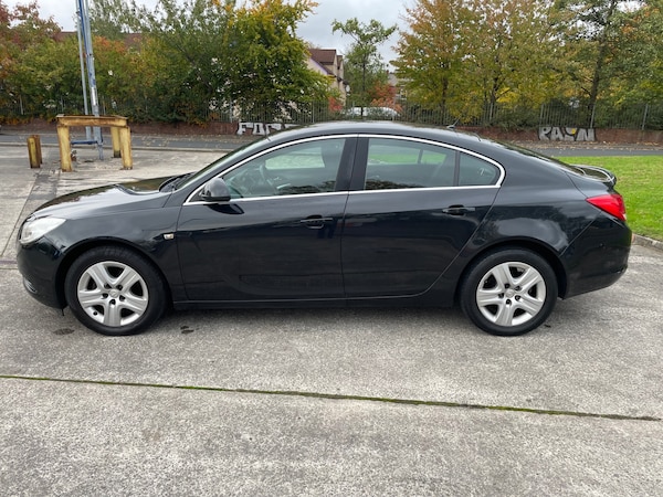 Used Vauxhall Insignia 2011 for sale - 76225159: Photo 2