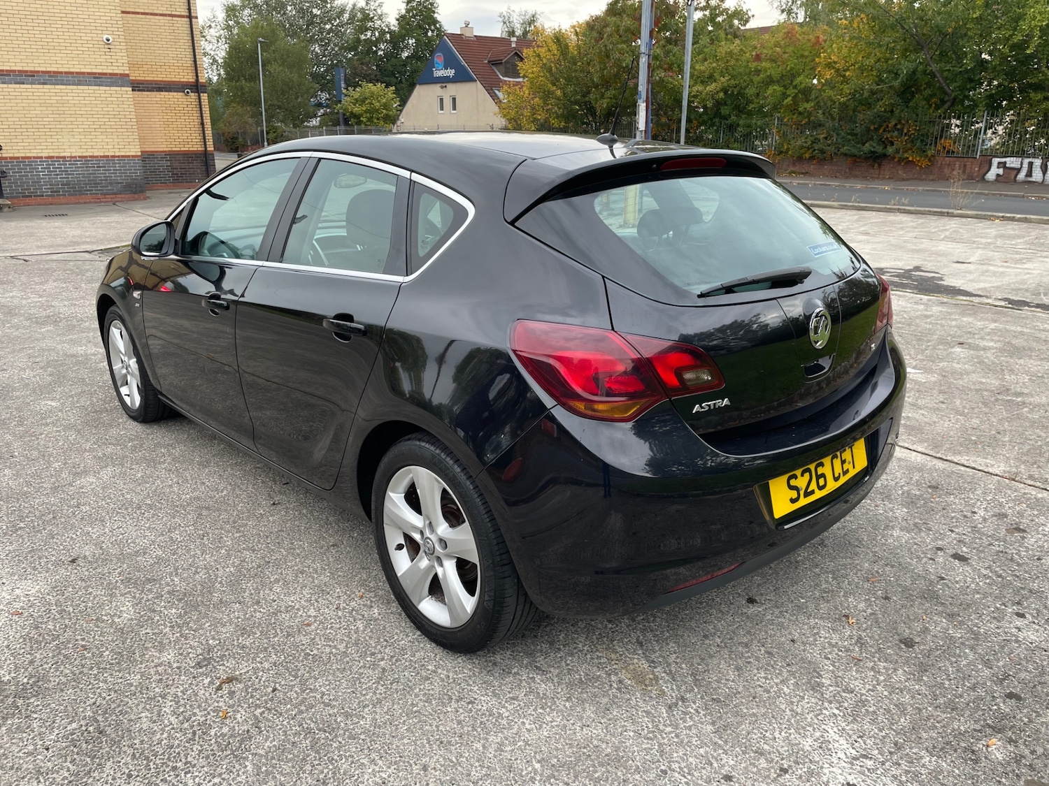 Used Vauxhall Astra 2010 for sale - 76146842: Photo 3