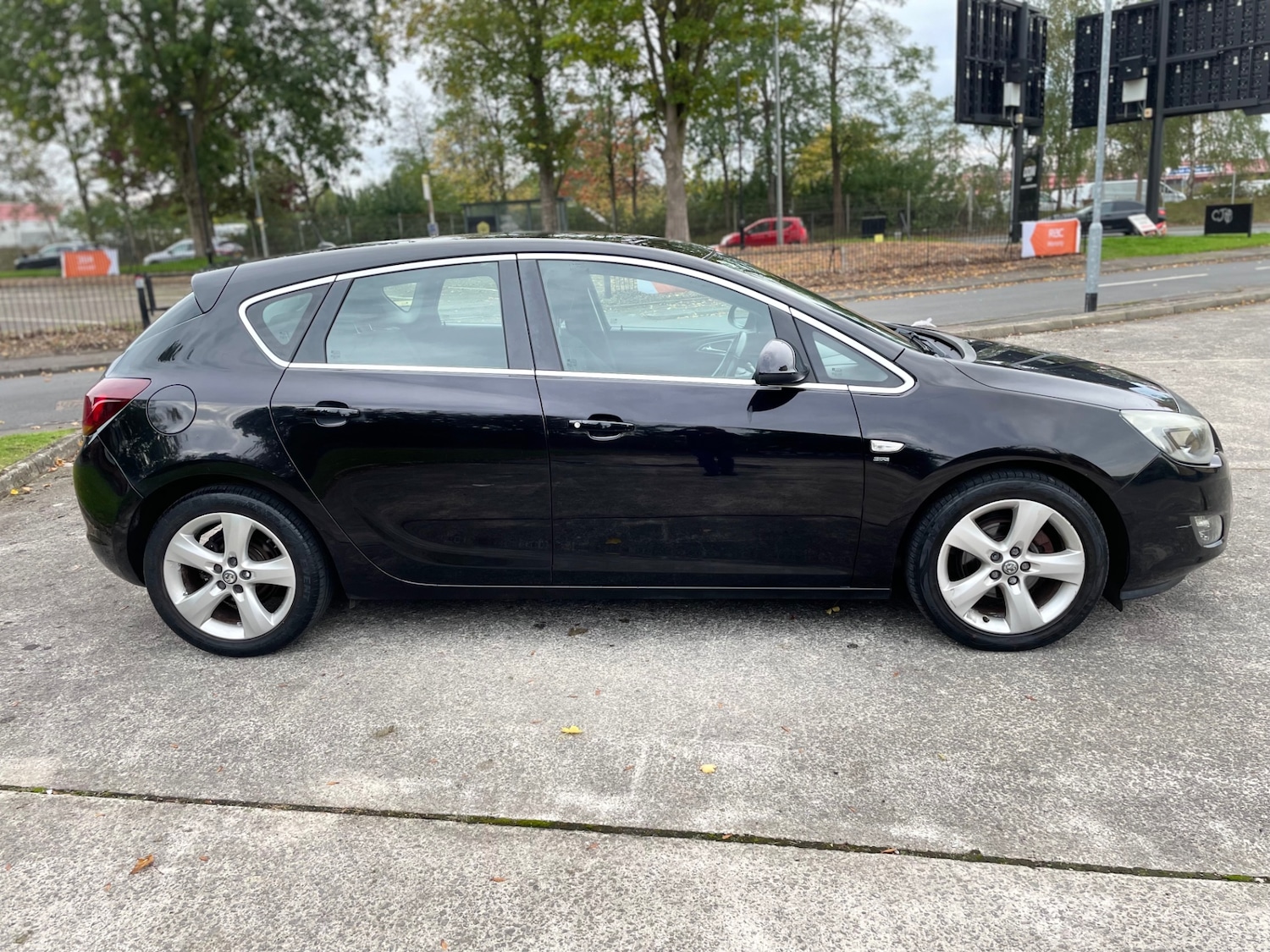 Used Vauxhall Astra 2010 for sale - 76146842: Photo 6