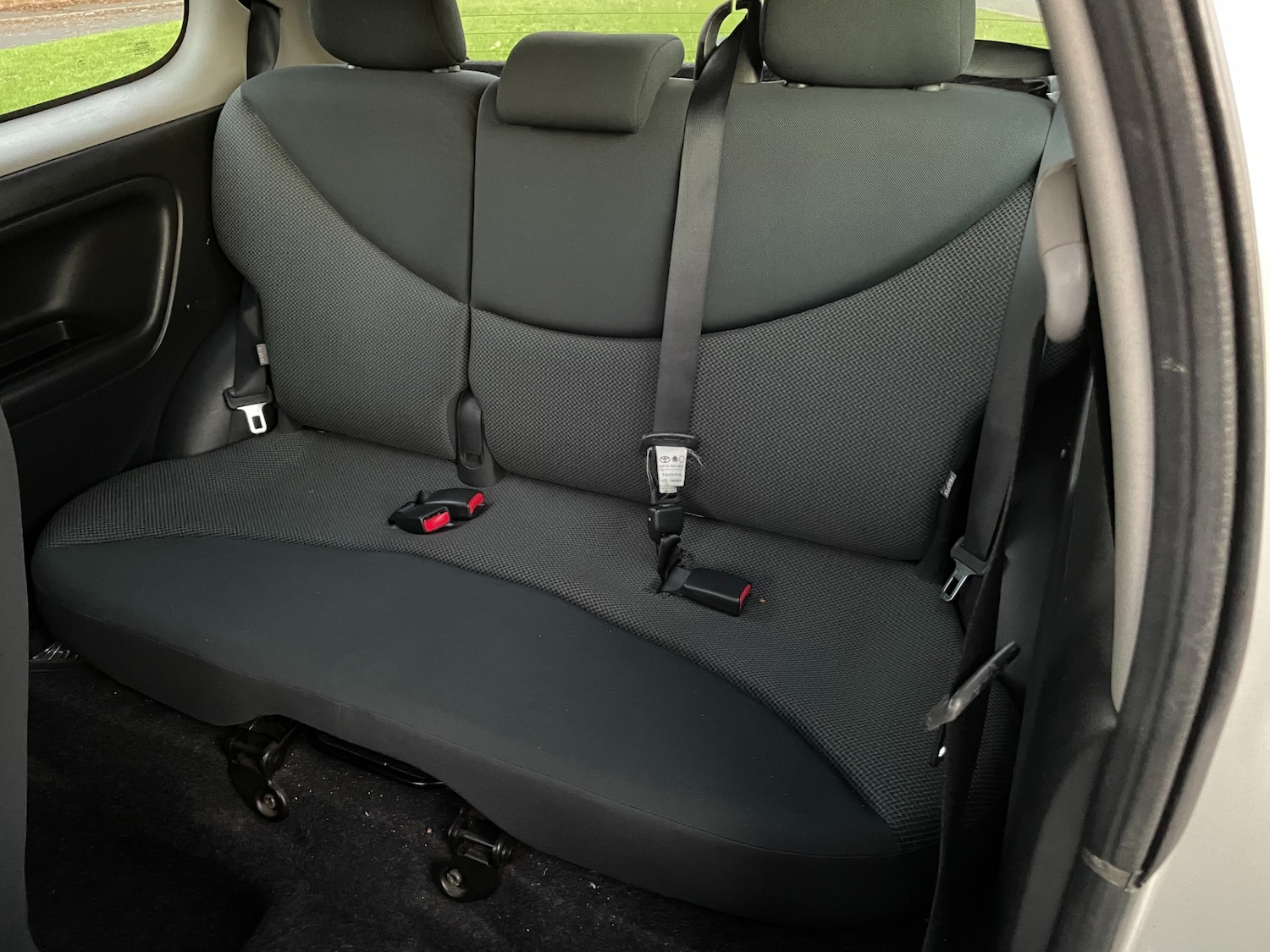 Used Toyota Yaris 2004 for sale - 76606081: Photo 12