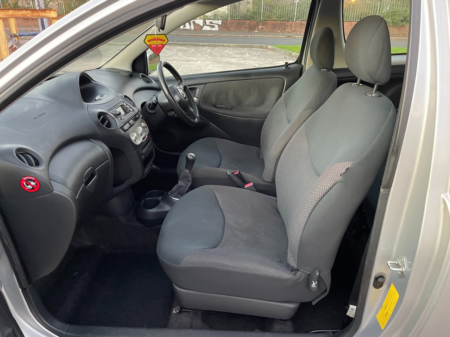 Used Toyota Yaris 2004 for sale - 76606081: Photo 13