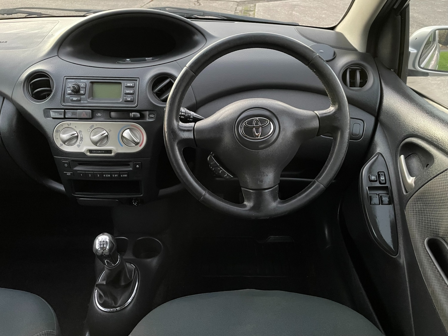 Used Toyota Yaris 2004 for sale - 76606081: Photo 15