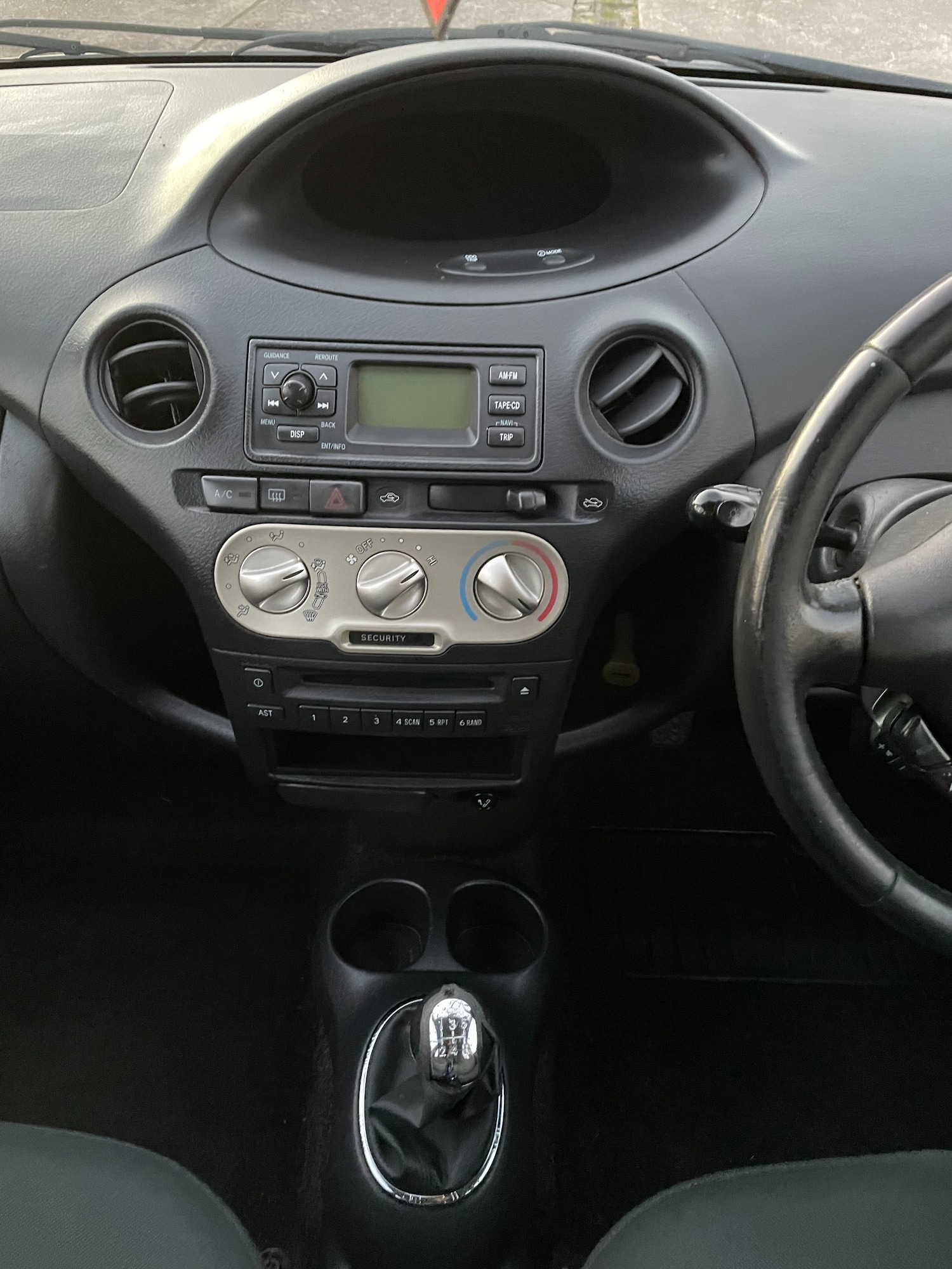 Used Toyota Yaris 2004 for sale - 76606081: Photo 16