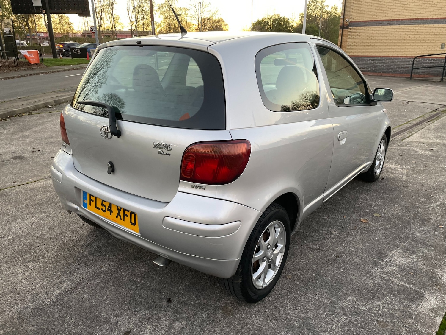Used Toyota Yaris 2004 for sale - 76606081: Photo 5