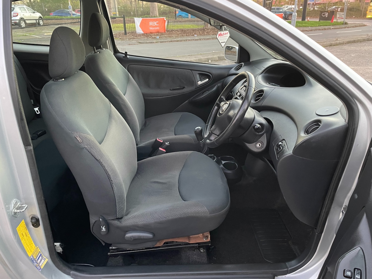 Used Toyota Yaris 2004 for sale - 76606081: Photo 9