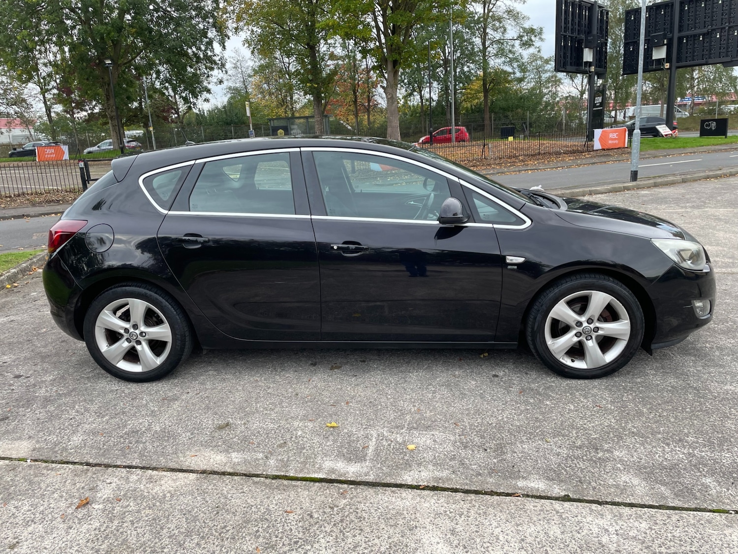 Used Vauxhall Astra 2010 for sale - 76606073: Photo 6
