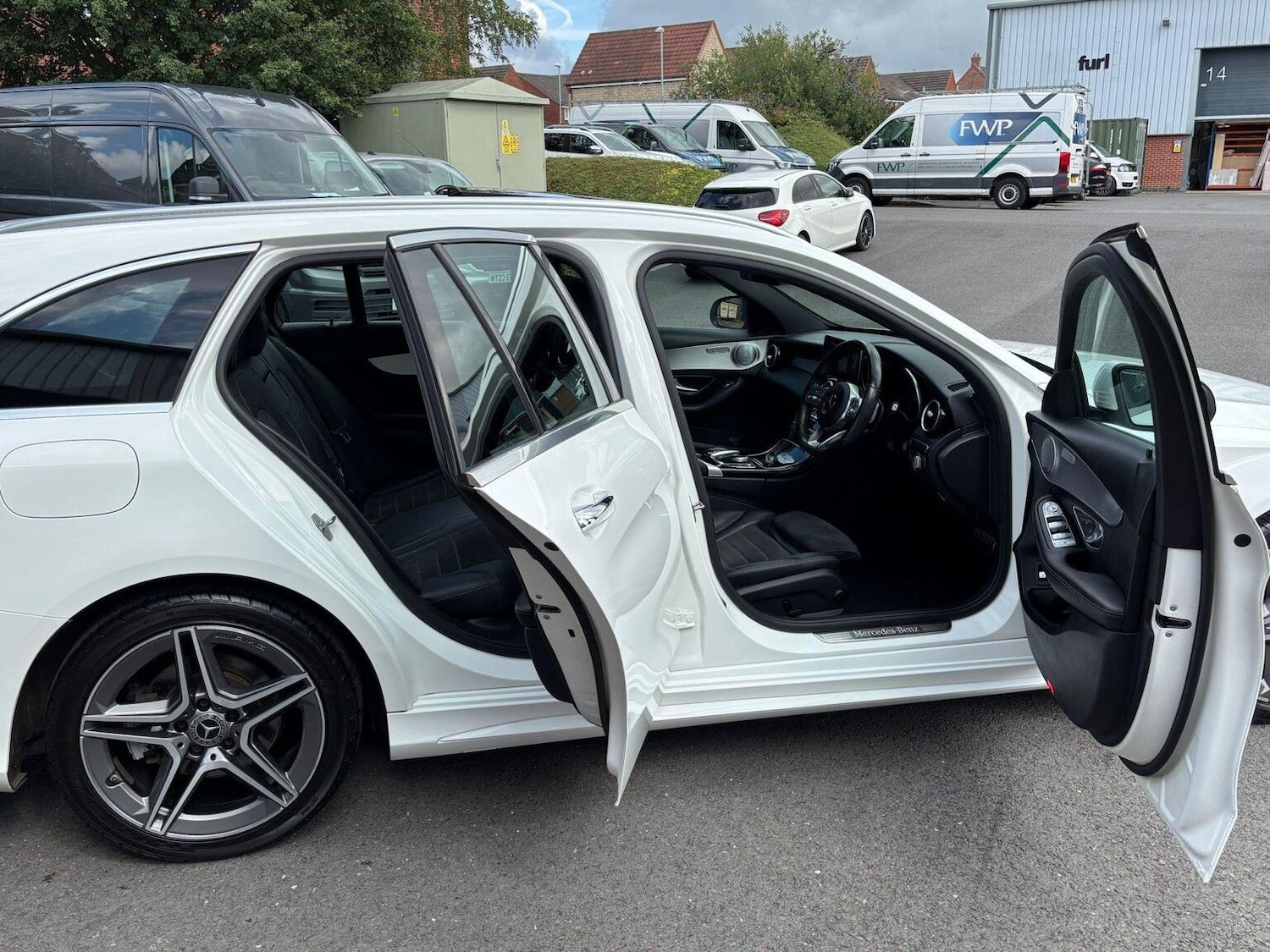 Used Mercedes-Benz C Class 2018 for sale - 76751857: Photo 16