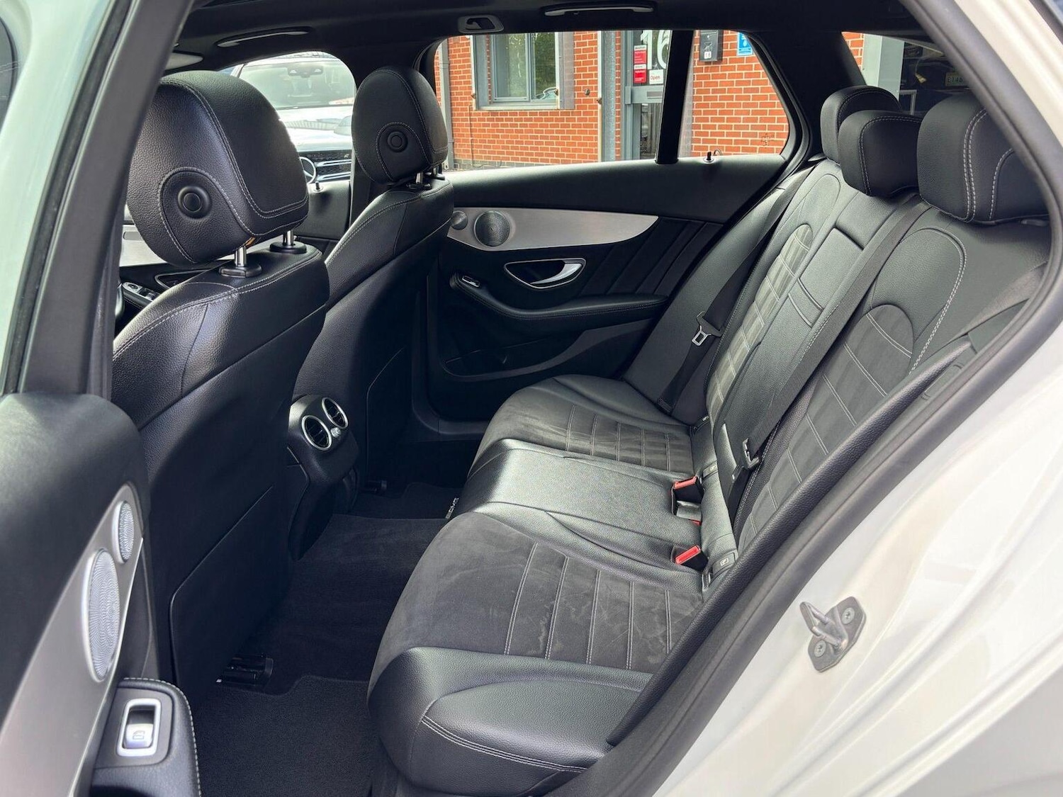 Used Mercedes-Benz C Class 2018 for sale - 76751857: Photo 21