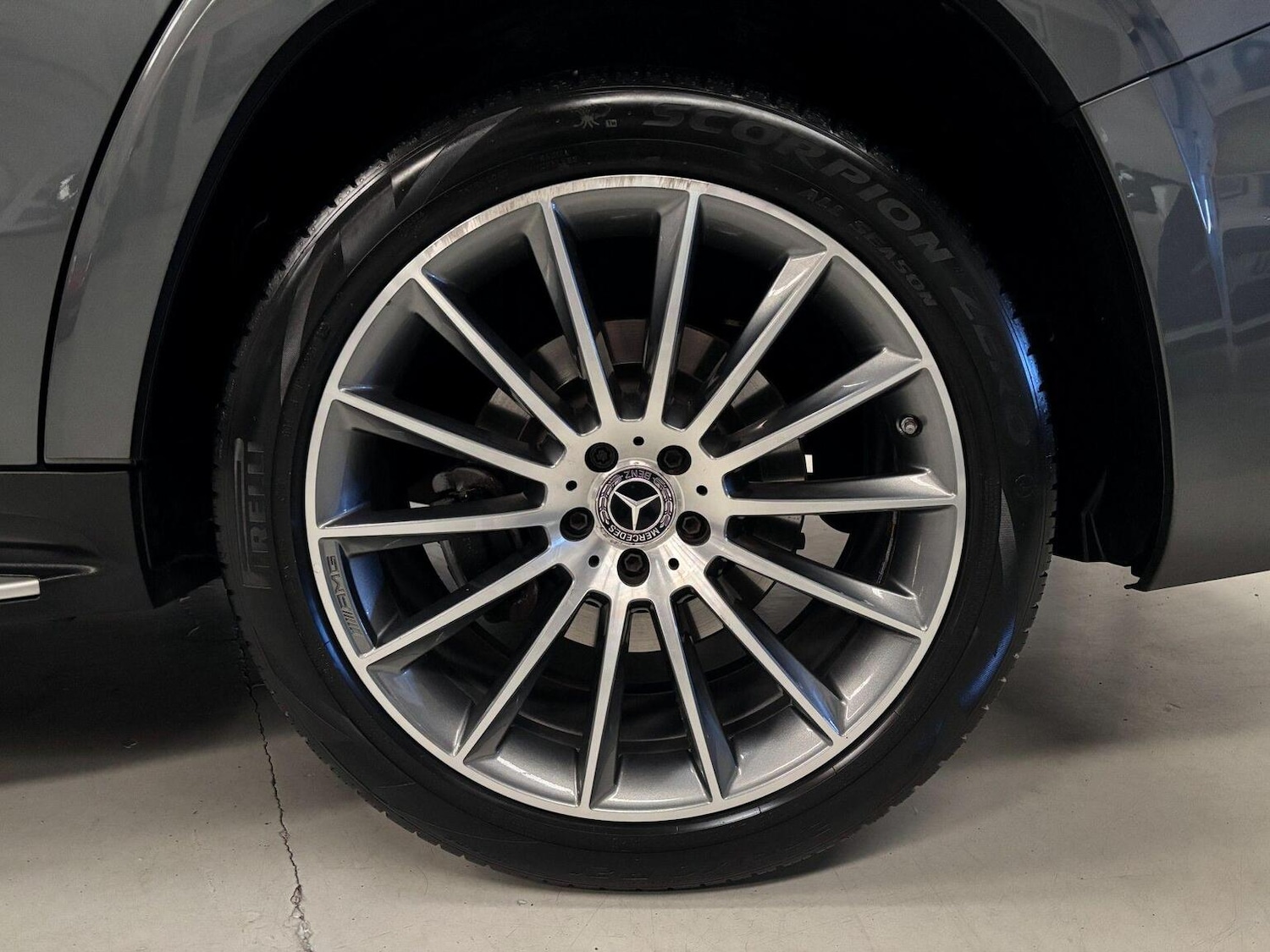 Used Mercedes-Benz GLS 2018 for sale - 77395162: Photo 48