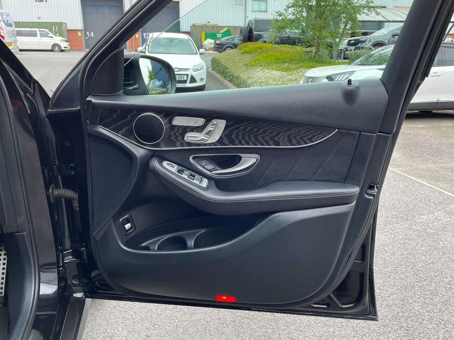 Used Mercedes-Benz GLC 2016 for sale - 76794065: Photo 38