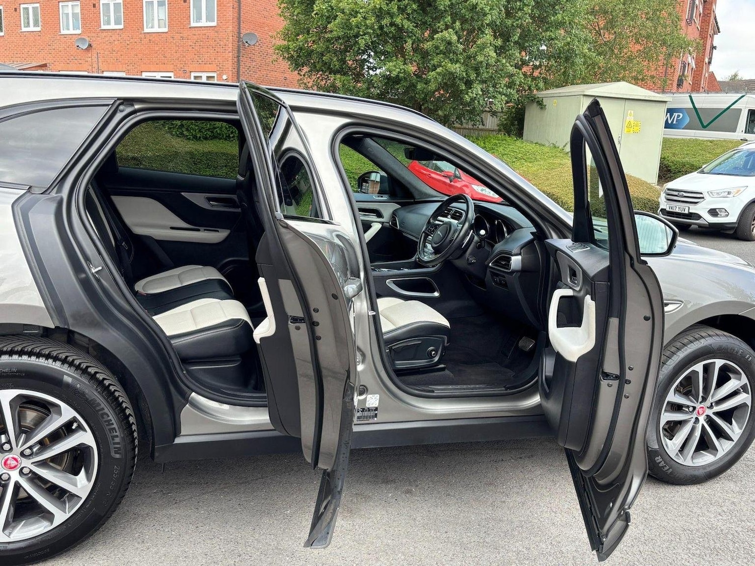 Used Jaguar F-Pace 2019 for sale - 77080748: Photo 35