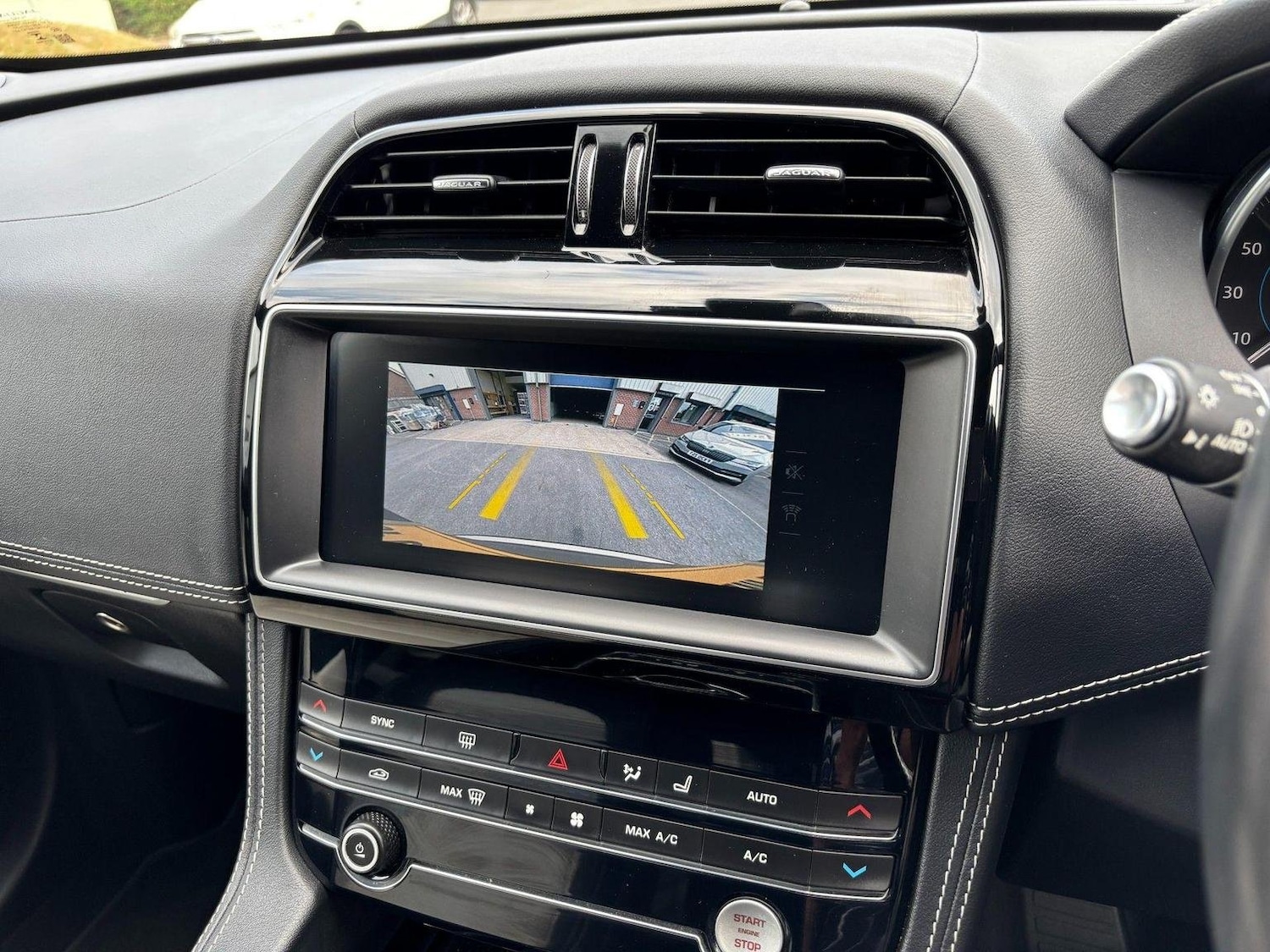 Used Jaguar F-Pace 2019 for sale - 77080748: Photo 9