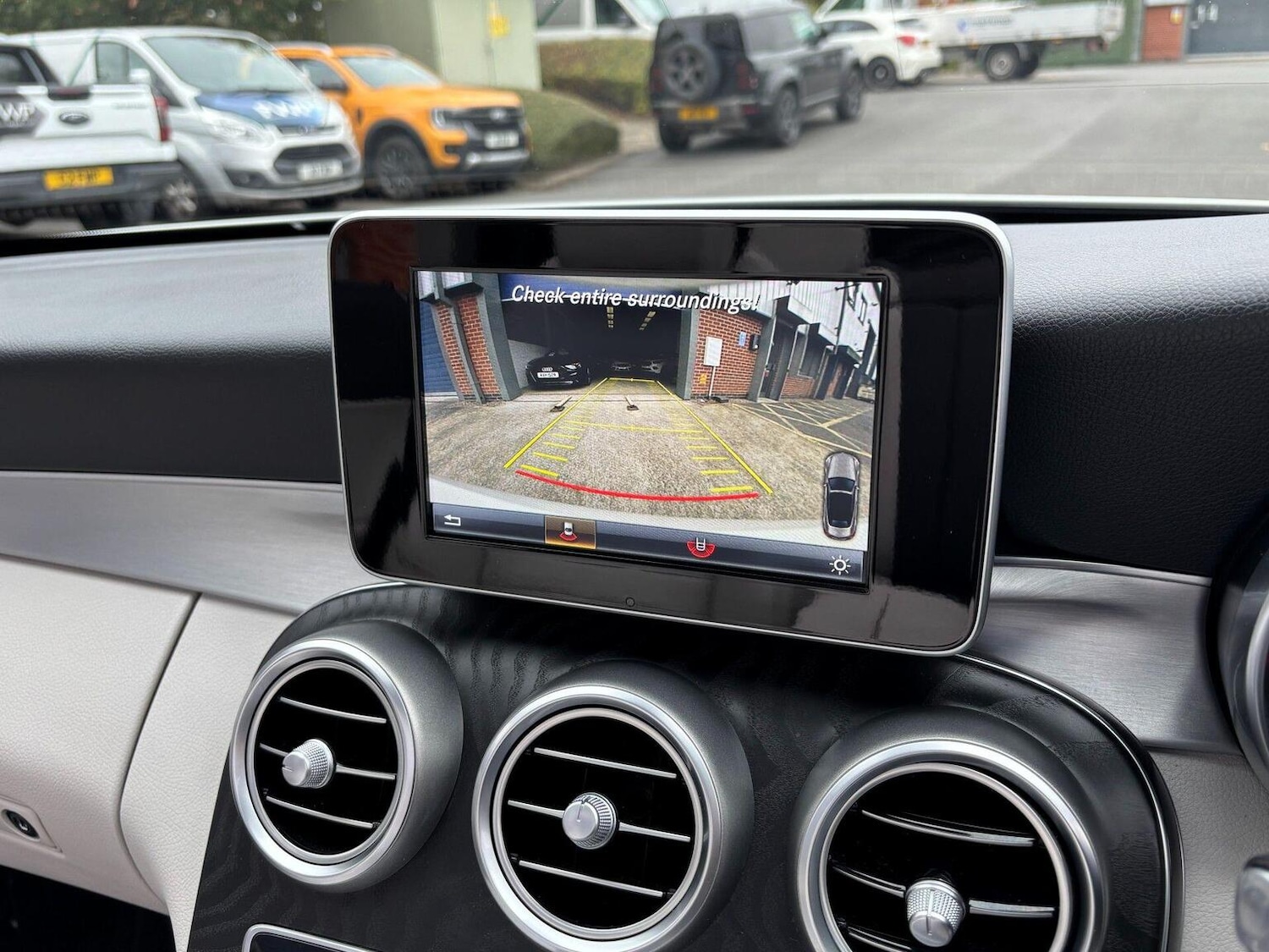 Used Mercedes-Benz C Class 2017 for sale - 76673147: Photo 11