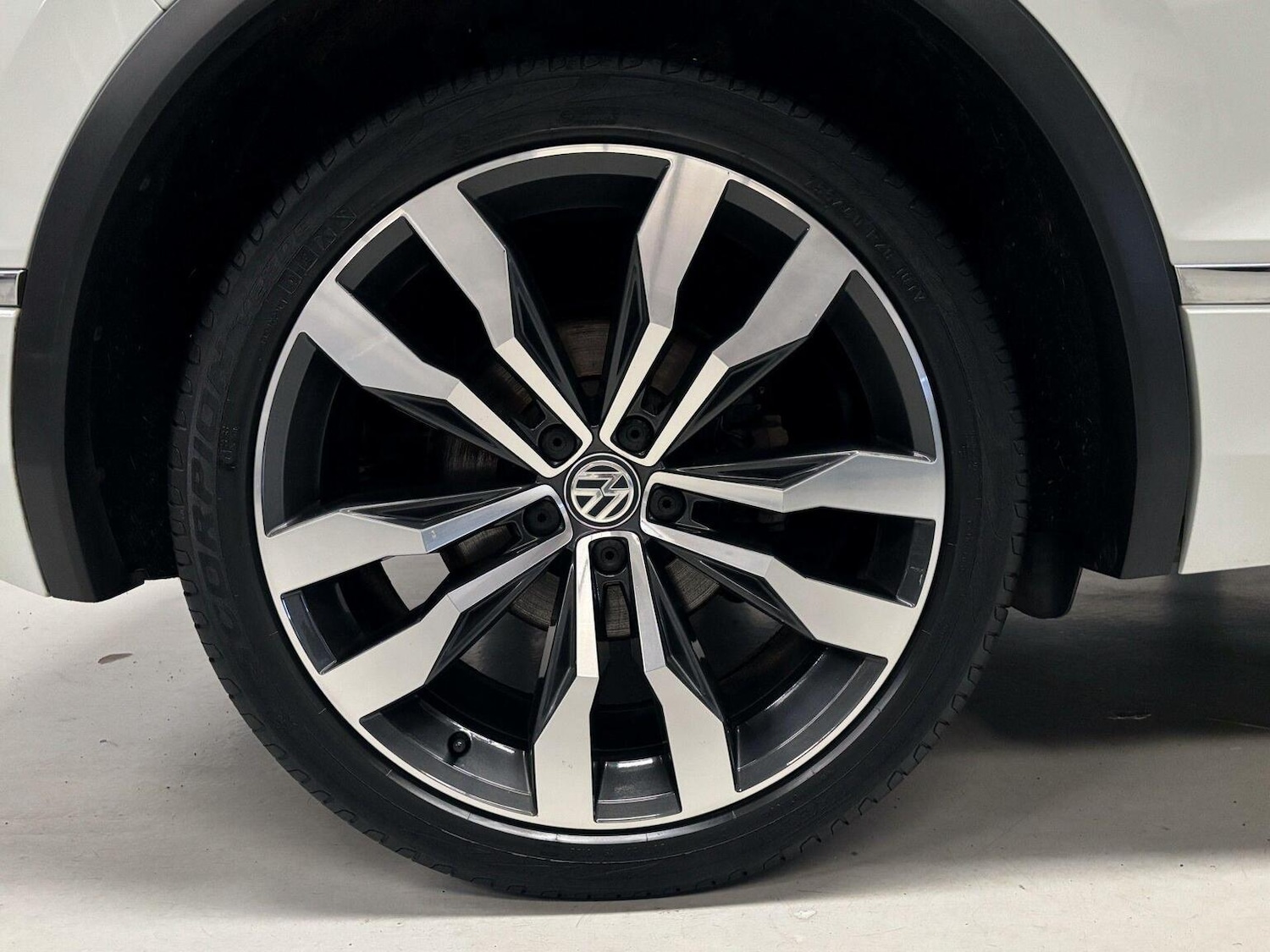 Used Volkswagen Tiguan 2018 for sale - 77501453: Photo 39