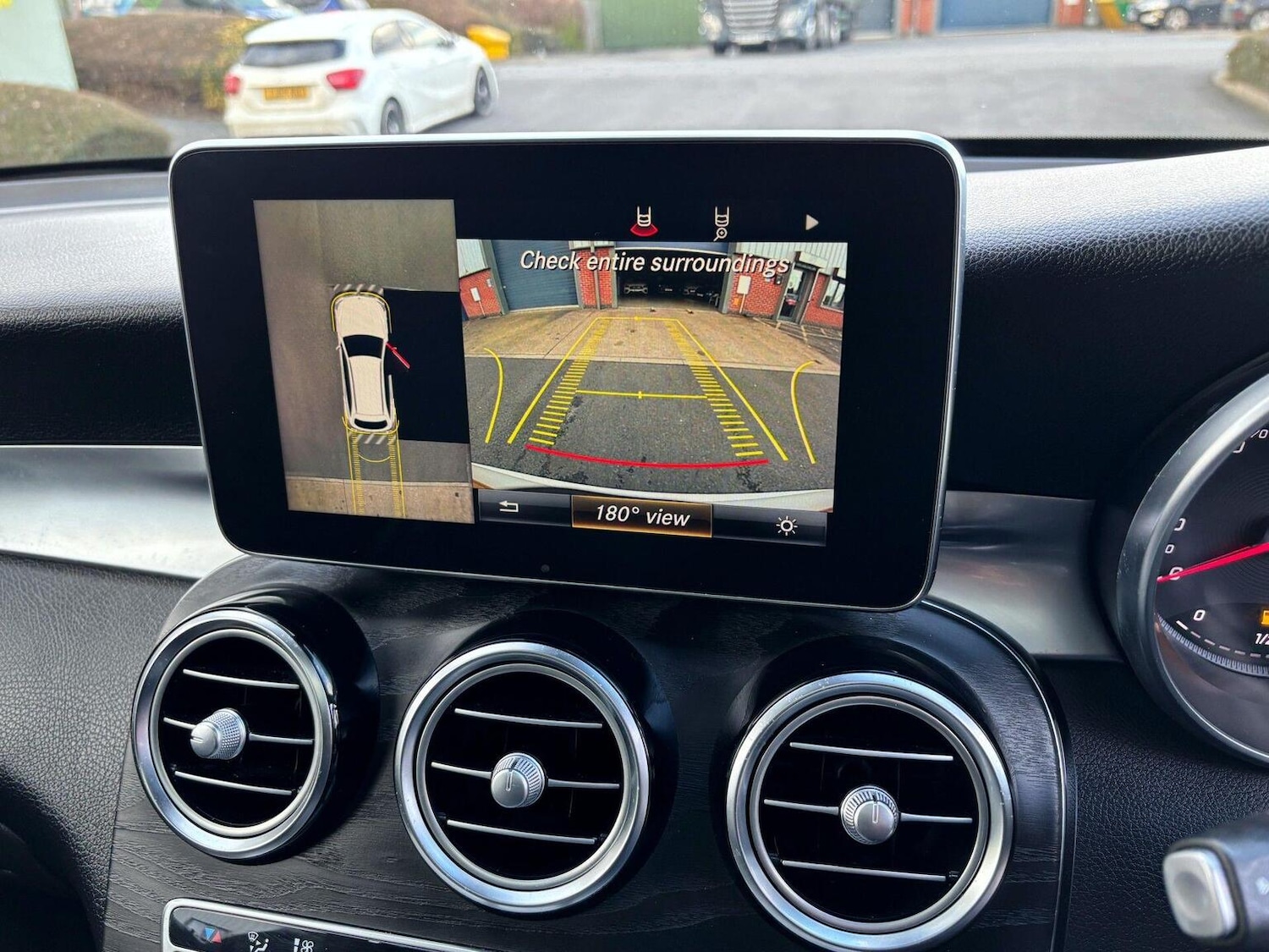 Used Mercedes-Benz GLC 2019 for sale - 77721389: Photo 11