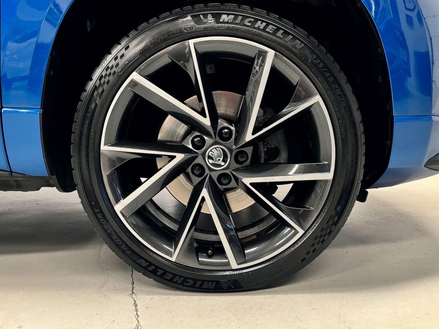 Used Skoda Karoq 2021 for sale - 76673143: Photo 43