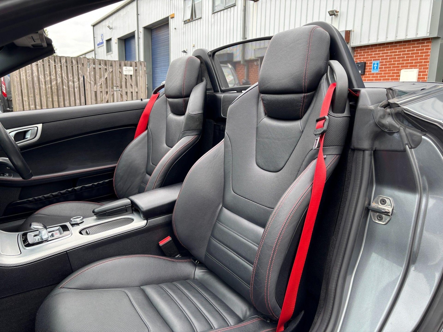 Used Mercedes-Benz SLC 2017 for sale - 76615679: Photo 24