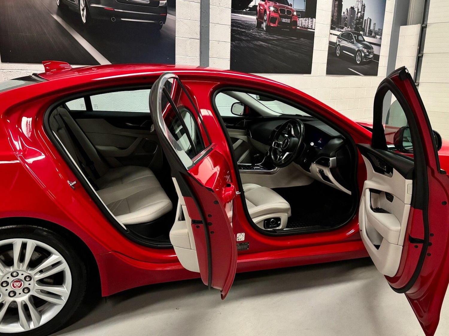 Used Jaguar XE 2019 for sale - 77350161: Photo 17