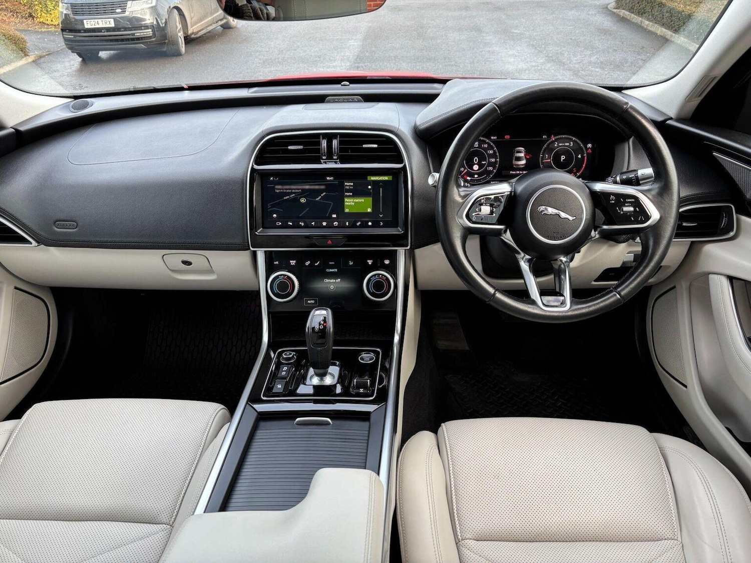 Used Jaguar XE 2019 for sale - 77350161: Photo 23