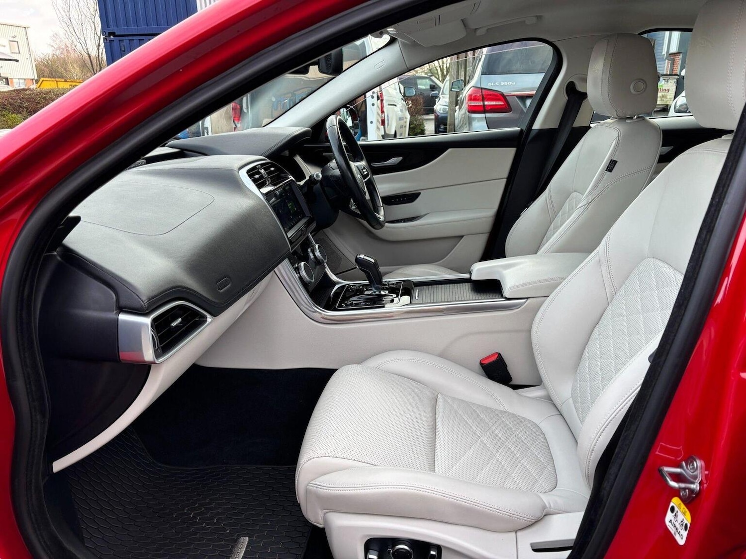 Used Jaguar XE 2019 for sale - 77350161: Photo 27