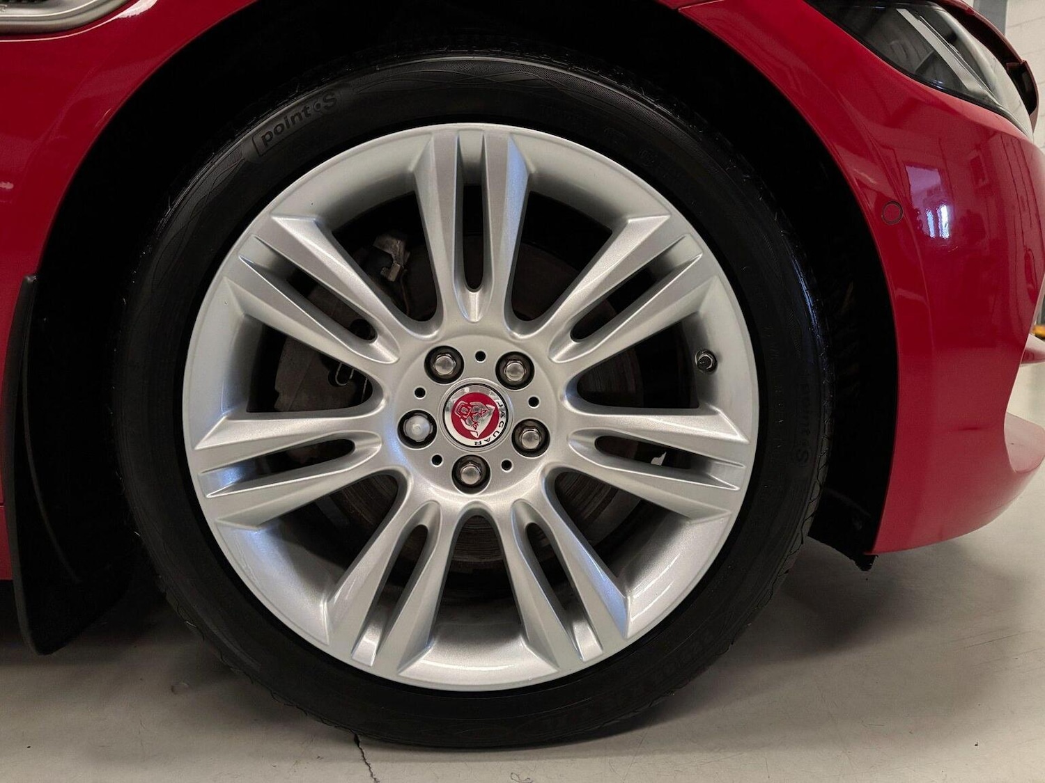 Used Jaguar XE 2019 for sale - 77350161: Photo 38