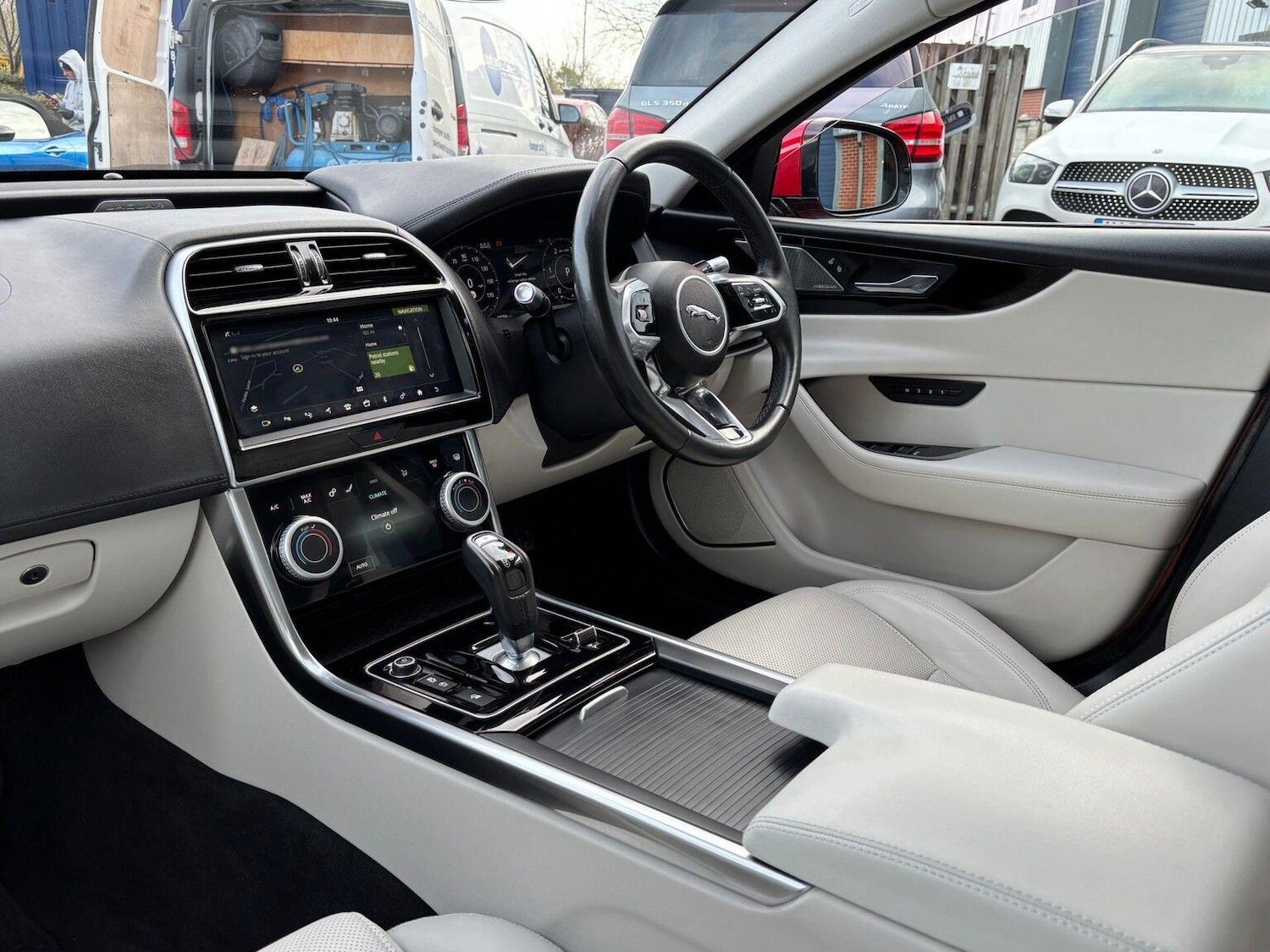 Used Jaguar XE 2019 for sale - 77350161: Photo 6