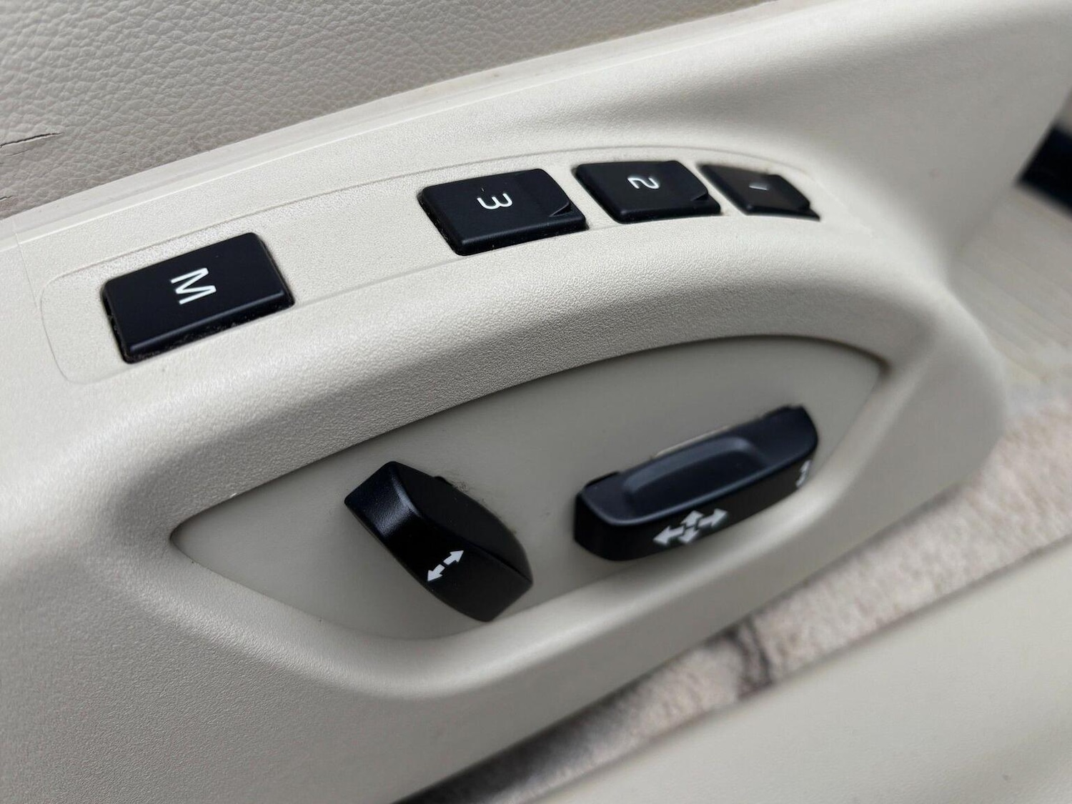 Used Volvo V70 2015 for sale - 76673154: Photo 13