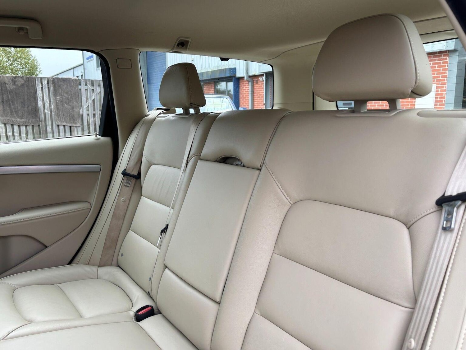 Used Volvo V70 2015 for sale - 76673154: Photo 23