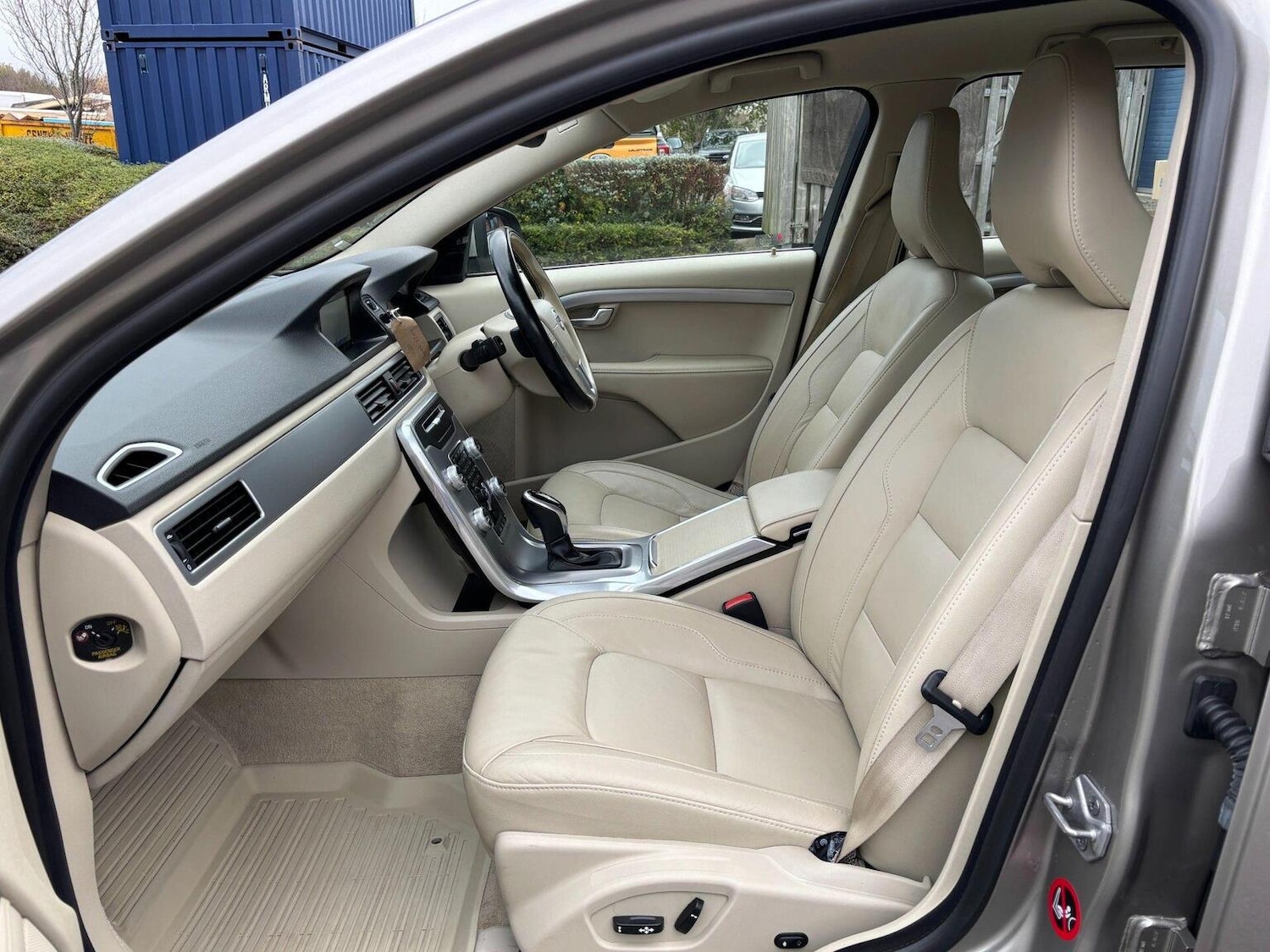 Used Volvo V70 2015 for sale - 76673154: Photo 25