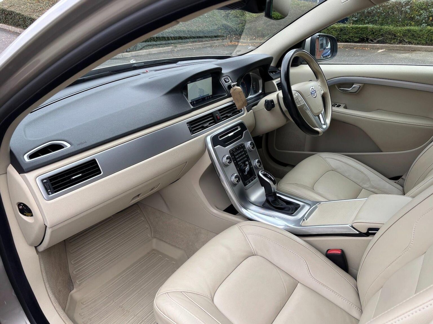 Used Volvo V70 2015 for sale - 76673154: Photo 26