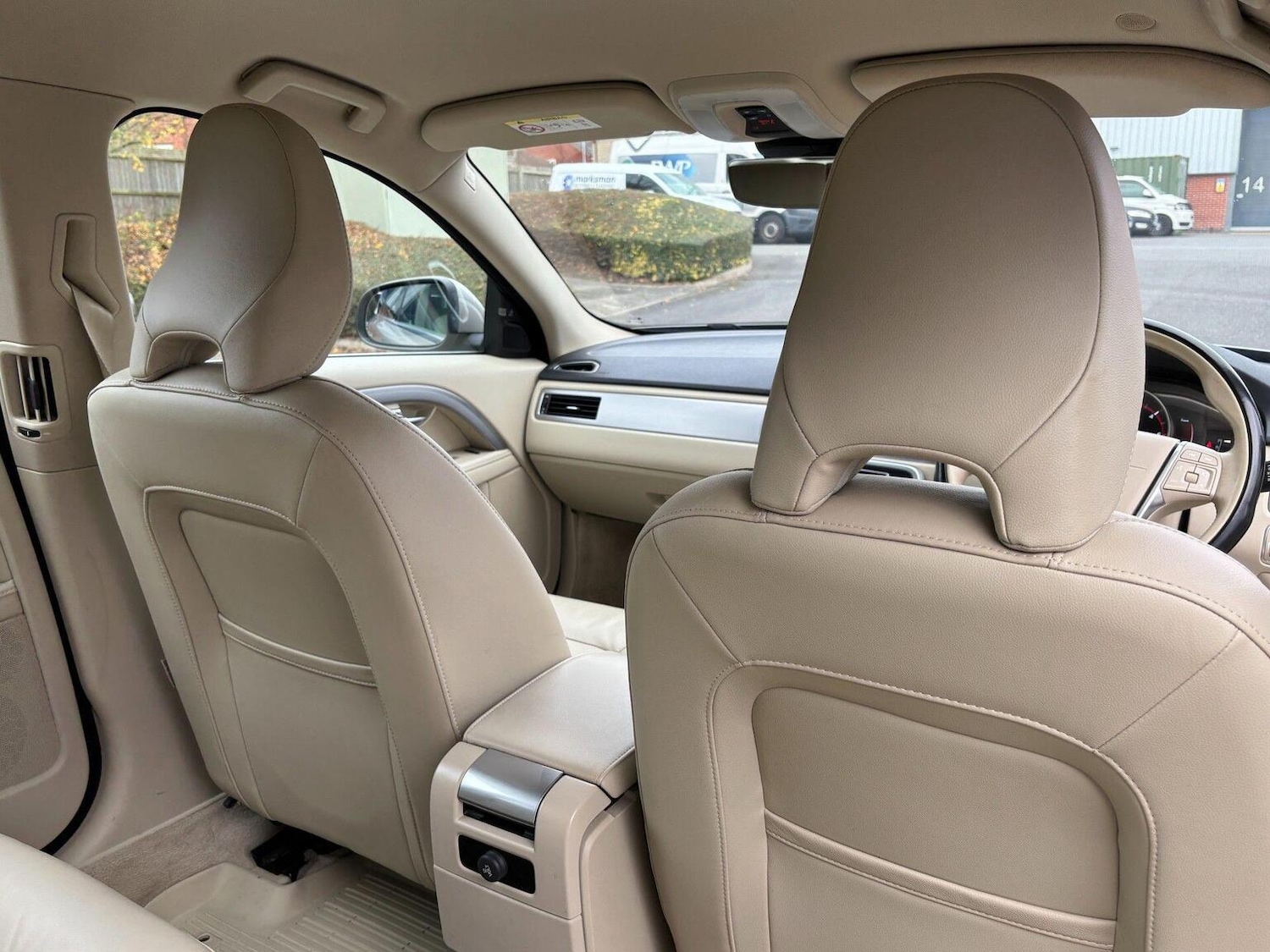 Used Volvo V70 2015 for sale - 76673154: Photo 32