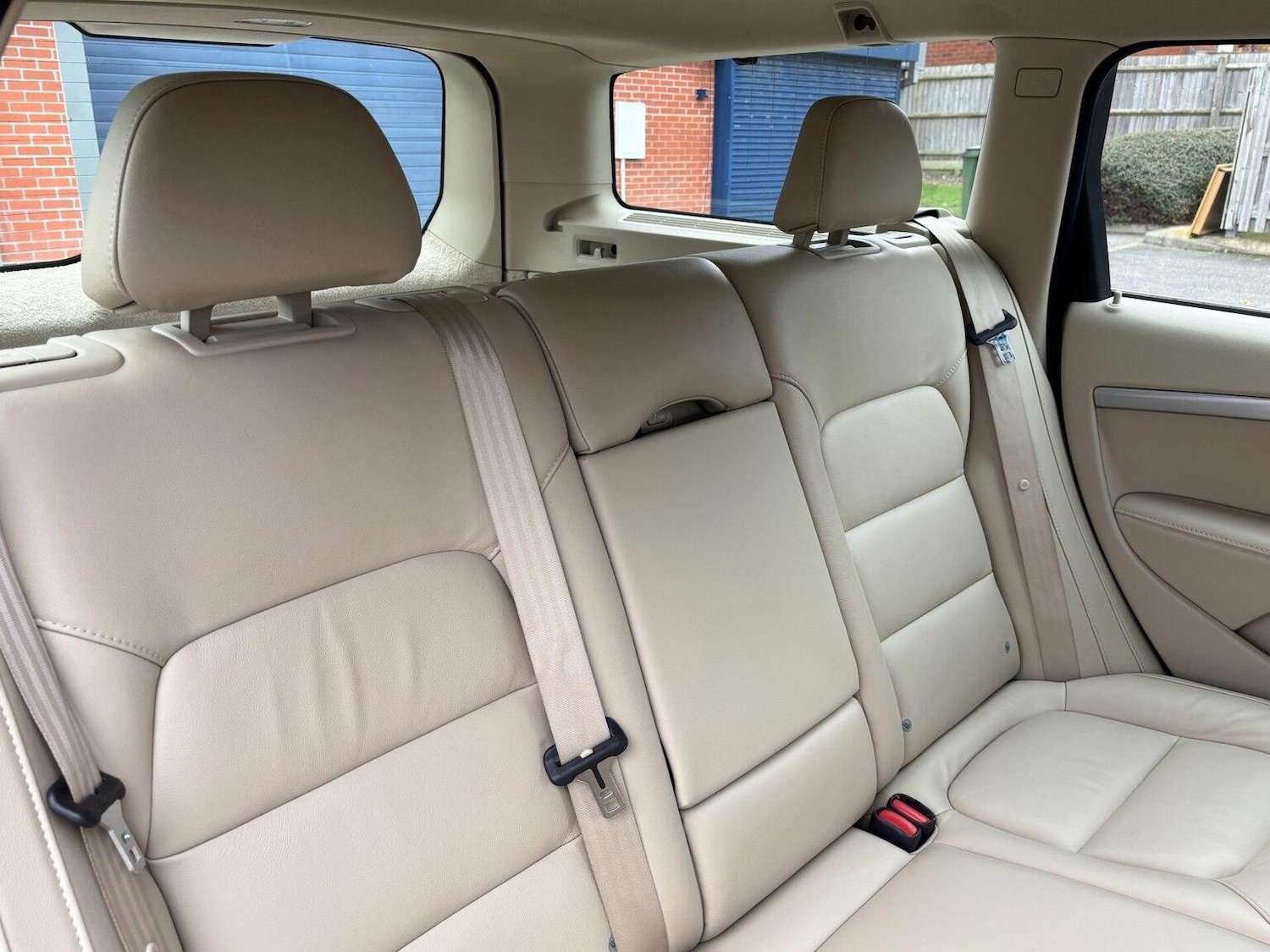 Used Volvo V70 2015 for sale - 76673154: Photo 33