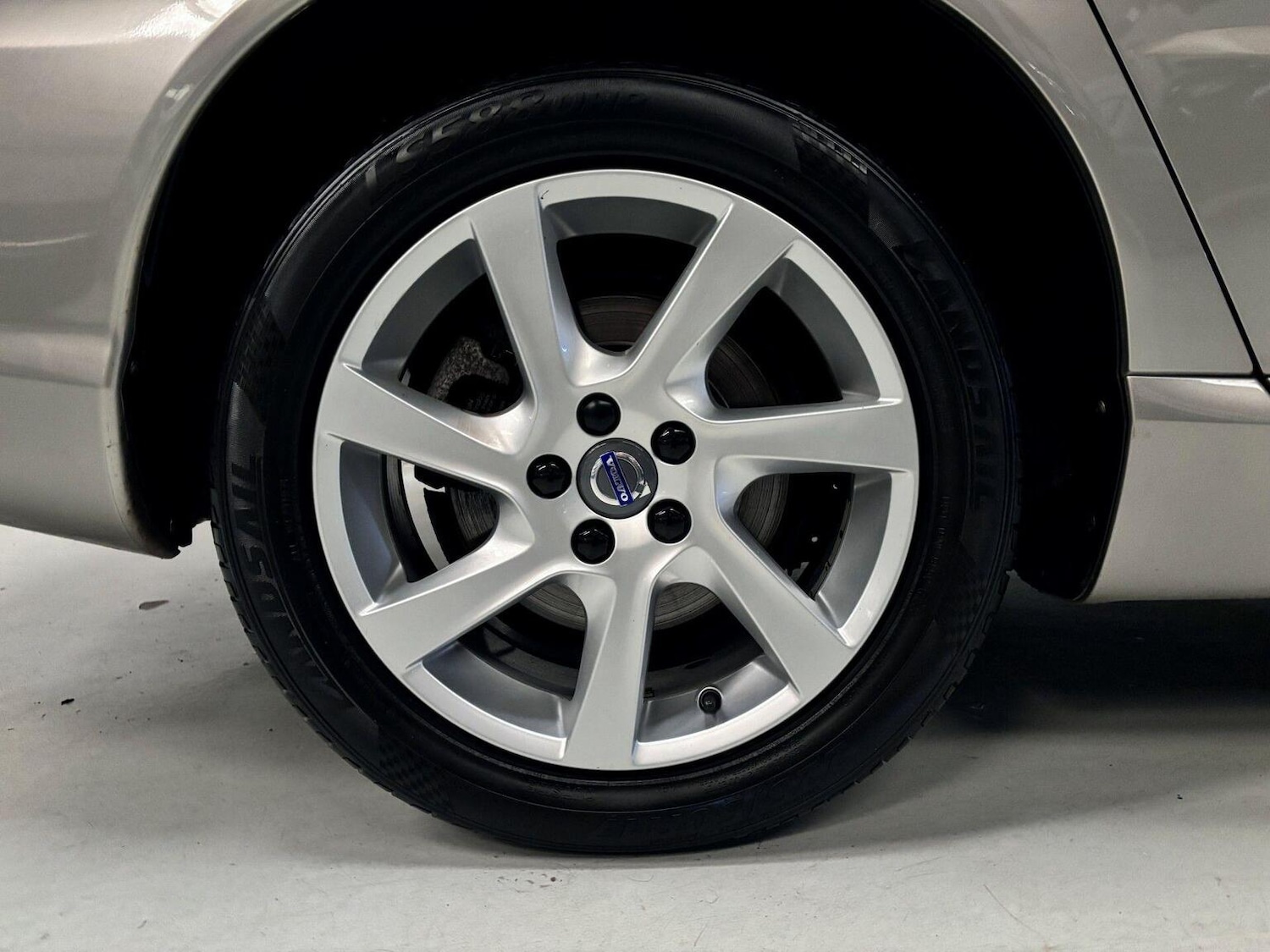 Used Volvo V70 2015 for sale - 76673154: Photo 38