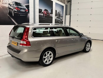Used Volvo V70 2015 for sale - 76673154: Photo